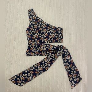 Valija Gitana One Shoulder Crop Top